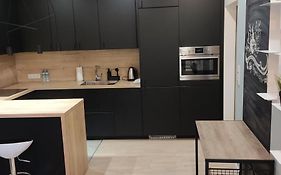 Be My Guest- Fontany Luxury Apartment Metro Wi-Fi Free Parking Zone